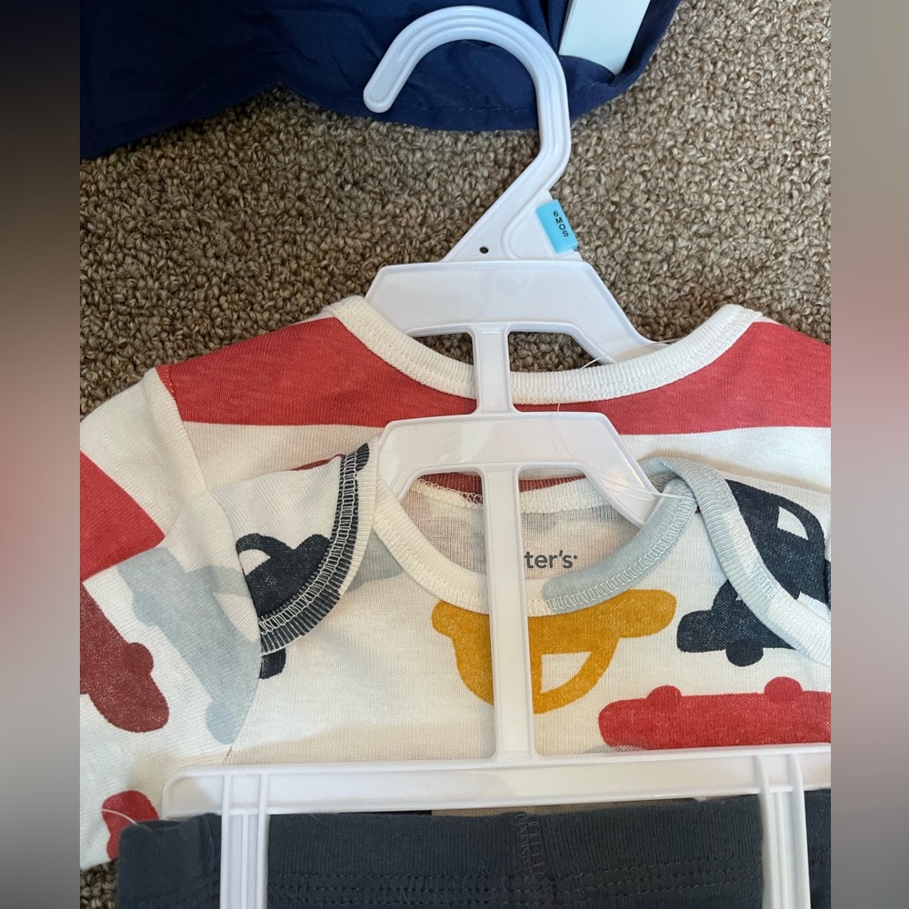 Carters 3-Piece Set - Picture 4 of 5